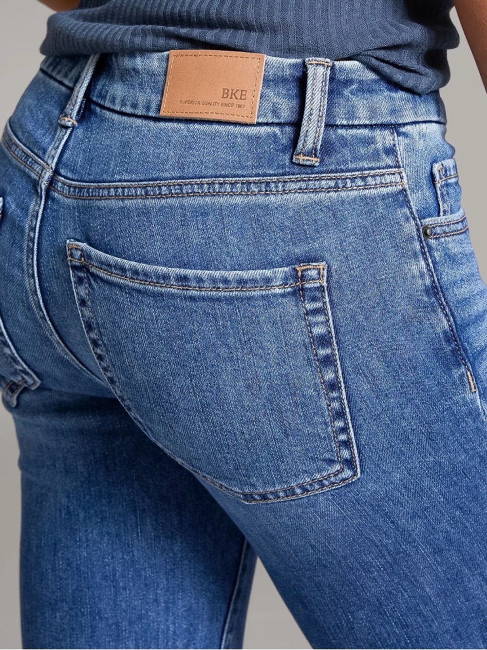 BKE Parker Women's Straight Leg Jeans - Faded Medium Blue Wash - Picture 4 of 7